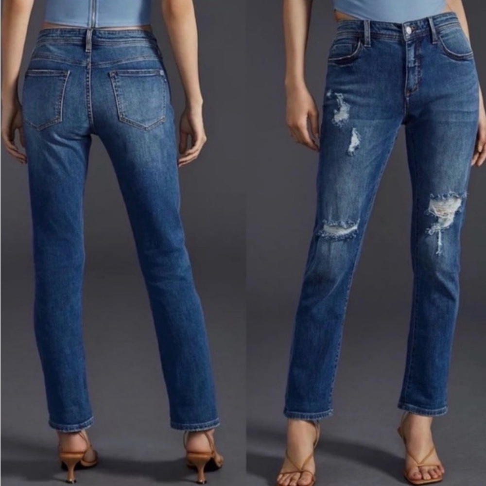 Pilcro Slim Boyfriend Crop Distressed Mid-Rise Med Wash Jeans
Size 27